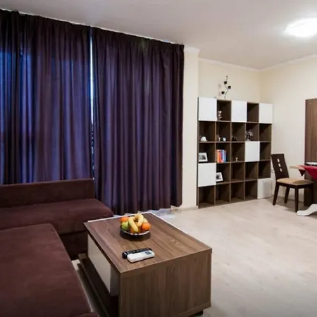 Super Luxury * ブルガス